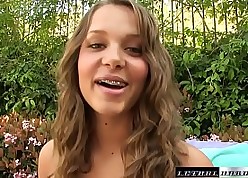 Teen Liza Rowe gets hardcore creampie fat flannel